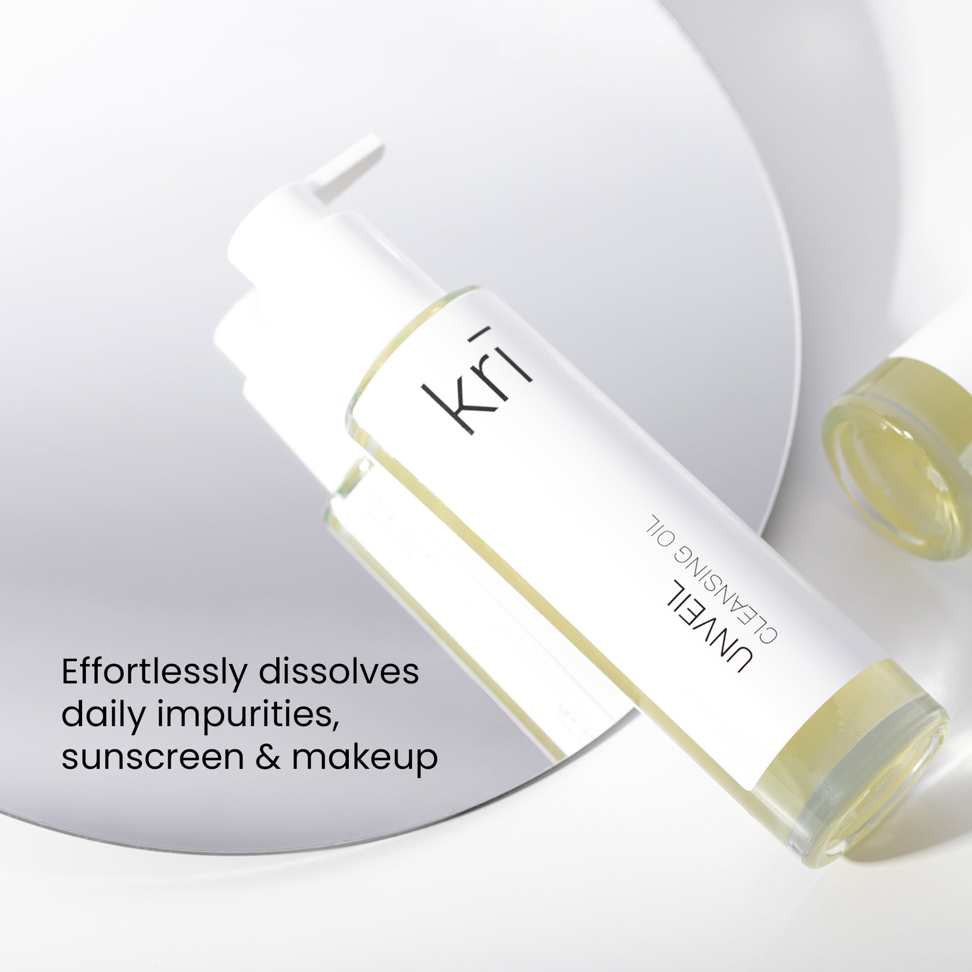 Unveil Cleansing Oil effortlessly dissolves daily impurities, sunscreen and makeup.