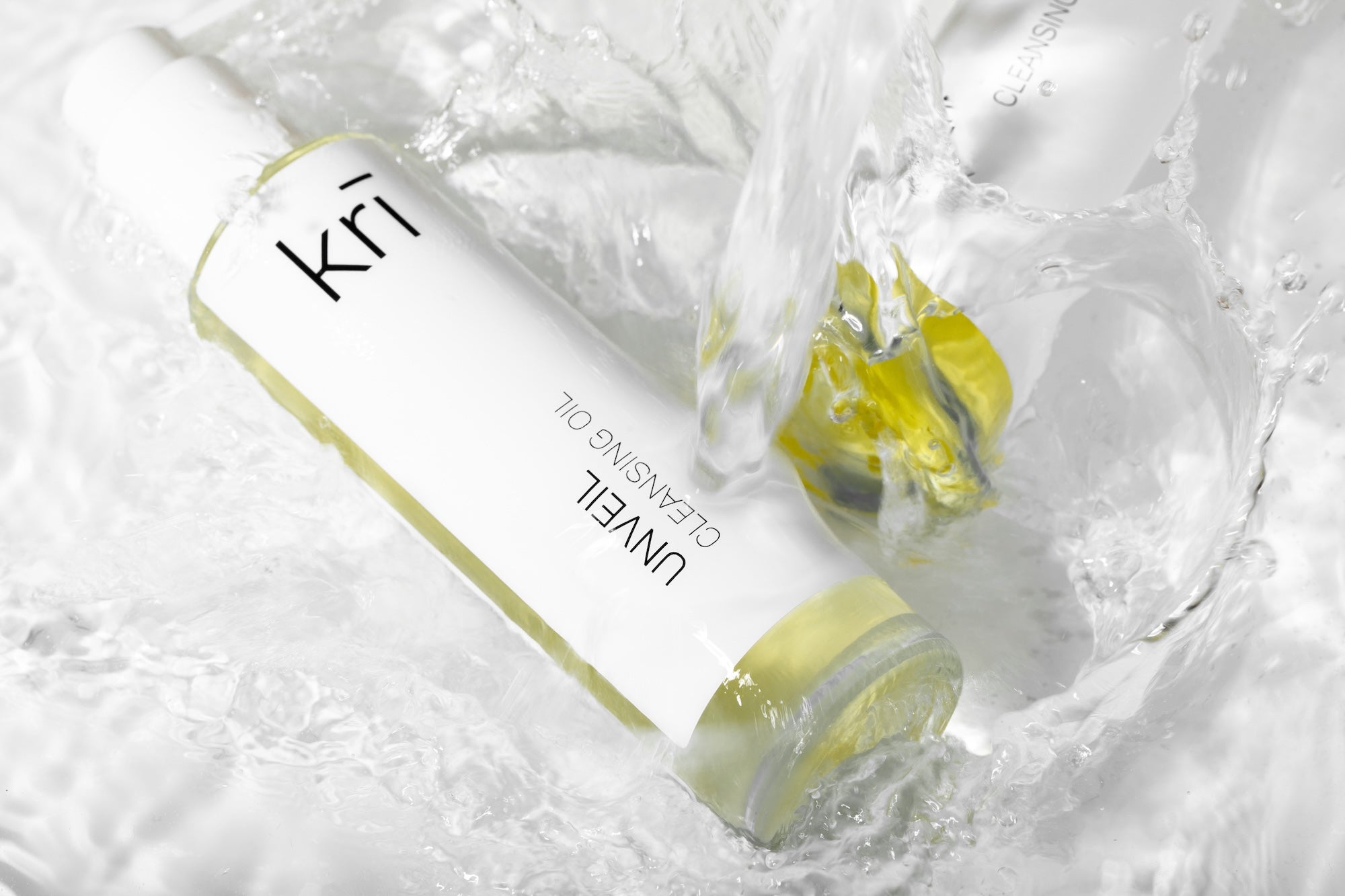 Unveil Oil-to-Milk Cleansing Oil